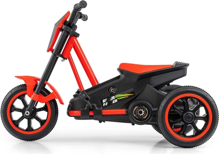 Stabilna trikolesna konstrukcija v slogu motorja