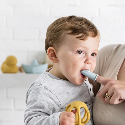 Dvostranski dizajn za olajšanje pri izraščanju