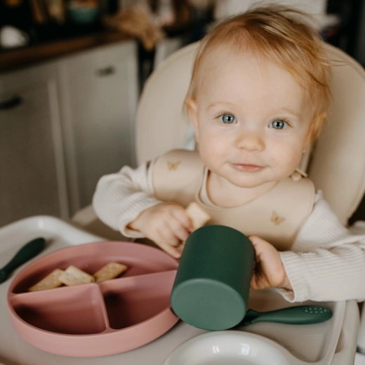 Močan prisesek proti prevrnitvi