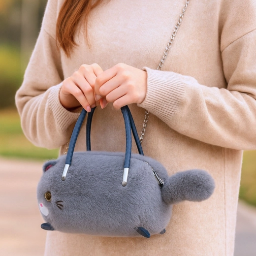 Dva ročaja in odstranljiva kovinska verižica