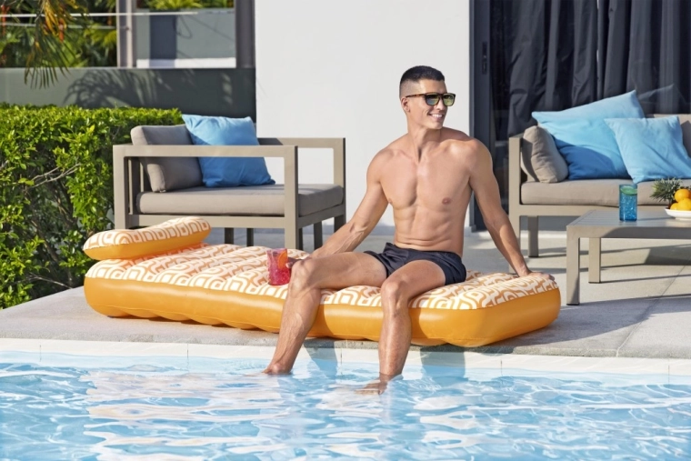 Vgrajen vzglavnik za maksimalno udobje