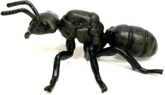 Figurica črnoleskljega mravljišča