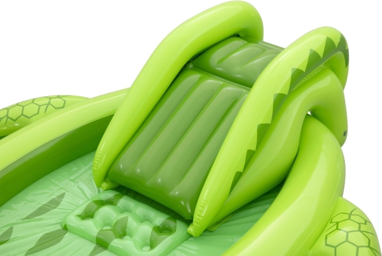 Mehak tobogan z varnim iztekom