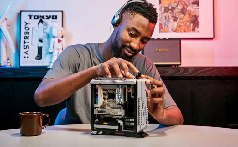 Realistične komponente kot v pravem računalniku