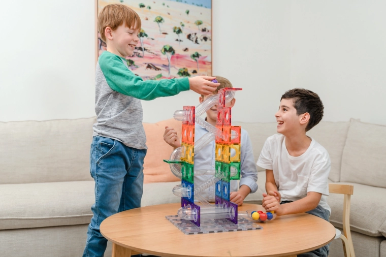 Kreativna igra, ki razvija motoriko in domišljijo