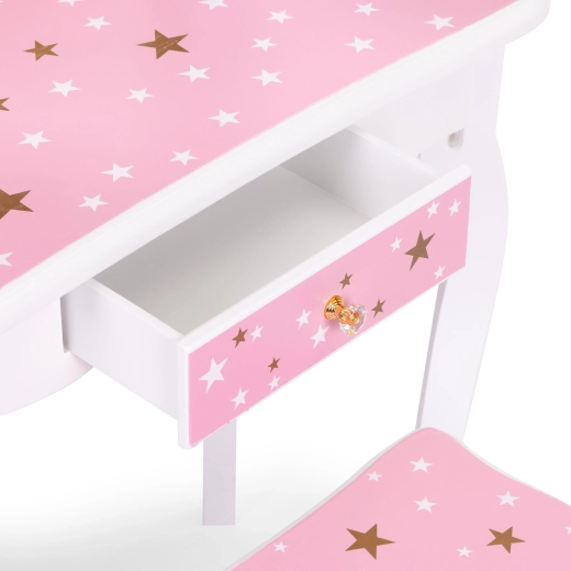 Praktičen vlečni predal