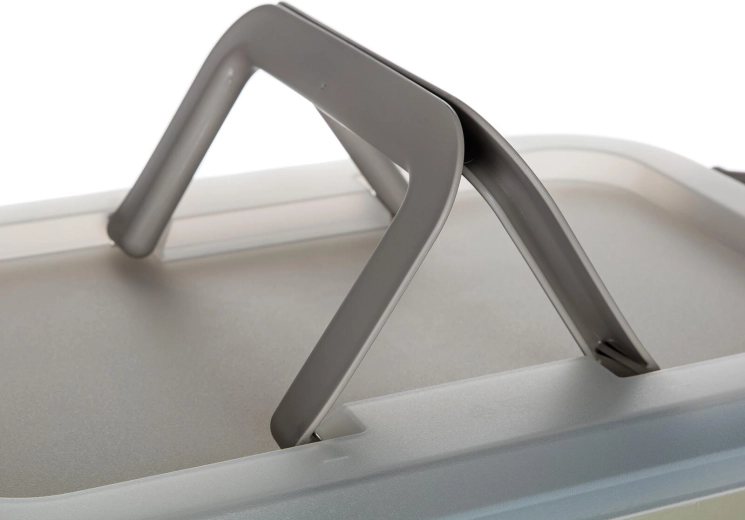 Udobno prenašanje zahvaljujoč zložljivemu ročaju