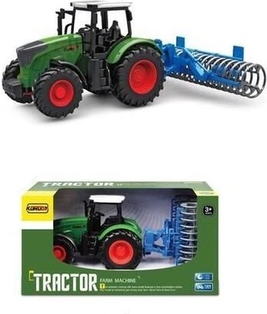 Traktor s kmetijskim strojem