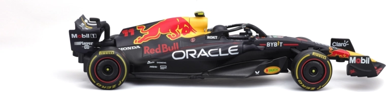 Realističen licenciran videz RB19