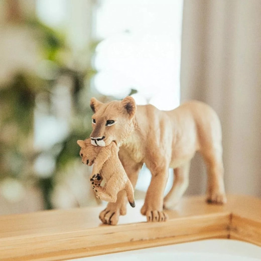 Realistic design and lifelike details