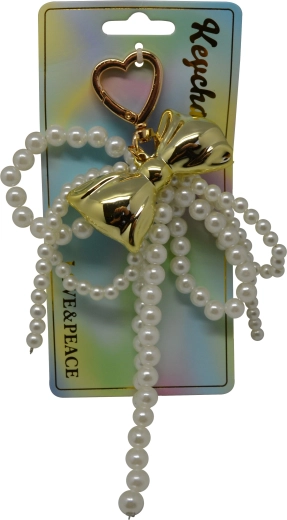 Obesek za ključe s perlami, pentljo in srcem