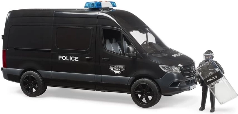 Realistični detajli in policijske oznake