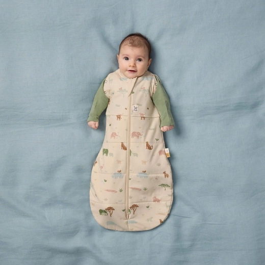Two-way zipper for comfortable diaper changes
