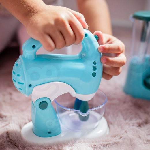 Realistični mešalnik s posodo za male peke