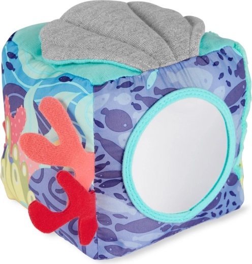 Skrito zrcalce pod šuštečo školjko