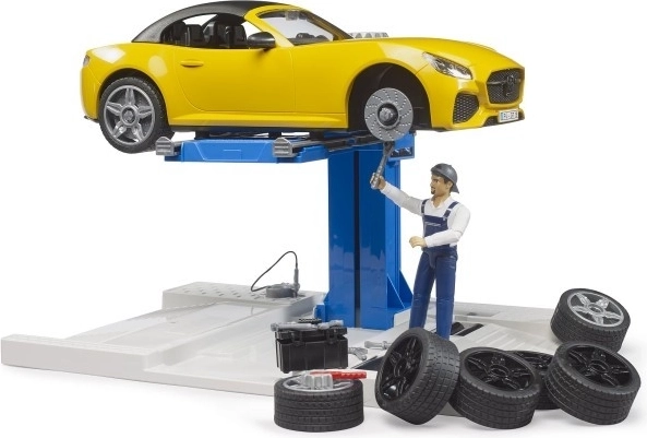 Funkcionalno dvigalo s preizkusom zavor