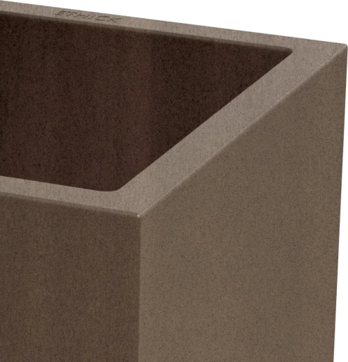 Odporen plast in gladka mat površina