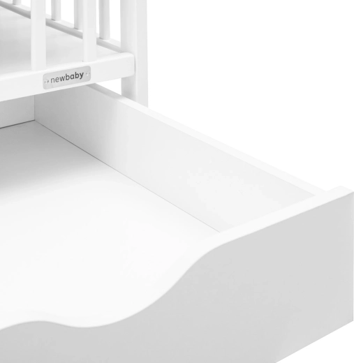 Varna in trpežna konstrukcija iz borovega lesa