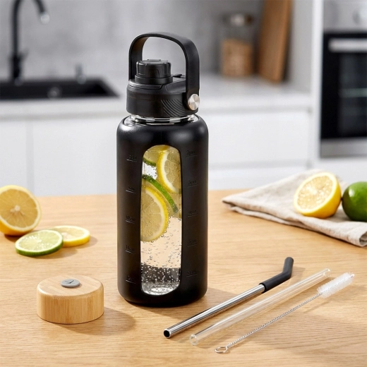 Dva pokrovčka in dve slamici za maksimalno vsestranskost