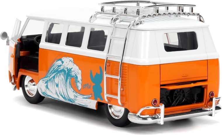 Odpirajoča se vrata in realistična notranjost