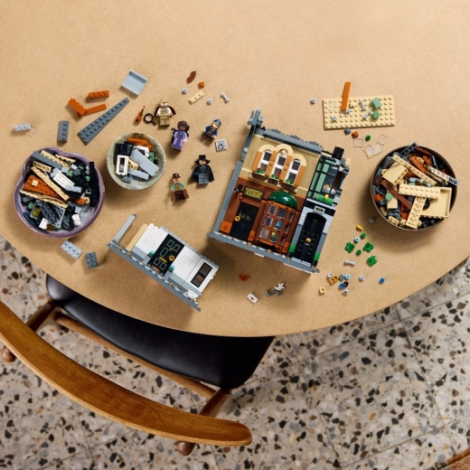 Gradnja za odrasle z bogatimi detajli