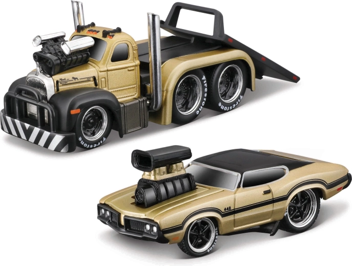 Maisto Muscle Transports 1953 Mack B-61 flatbed z 1970 Oldsmobile 442 1:64