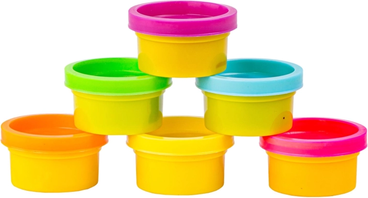 Playdough in 6 colors in practical cups