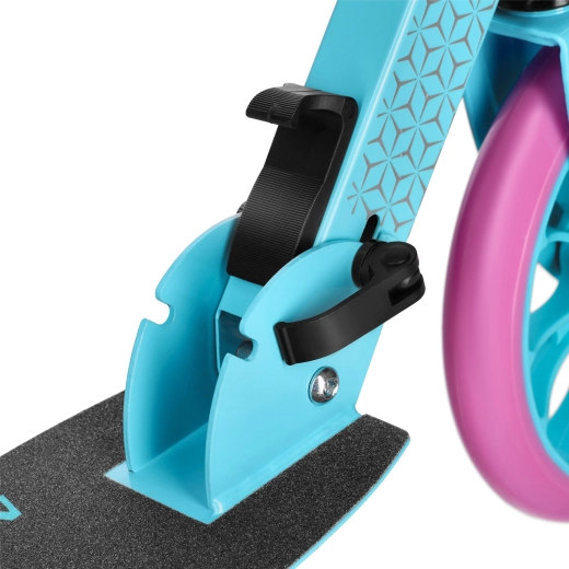 Zložljiva konstrukcija in nizka teža