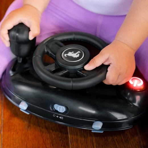 Interaktivni volan z lučmi in zvoki