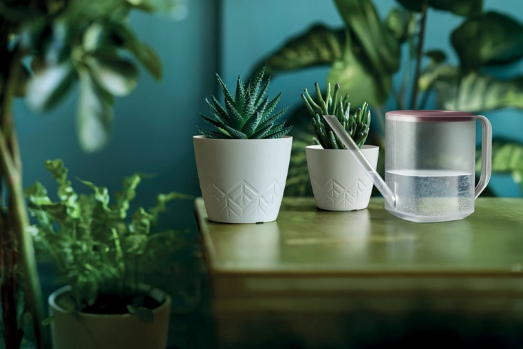 Lahek, a odporen material