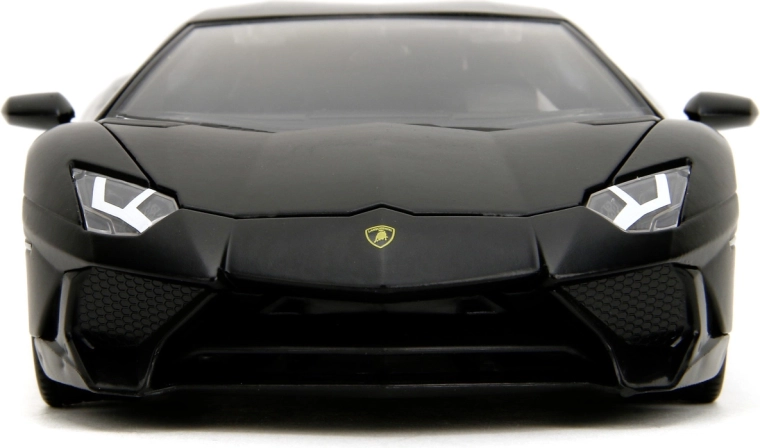 Kovinska karoserija in natančni detajli