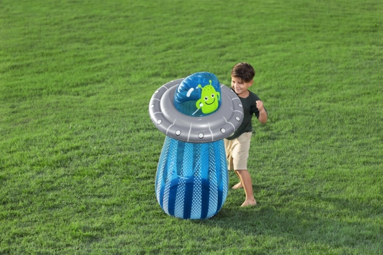 Boksarska figurica, ki se vrača