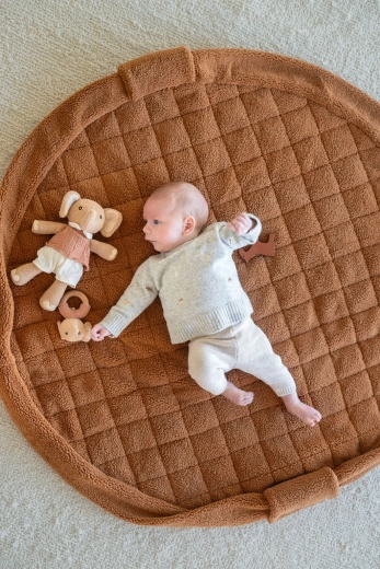 Mehak teddy površinski material in močno oblazinjenje