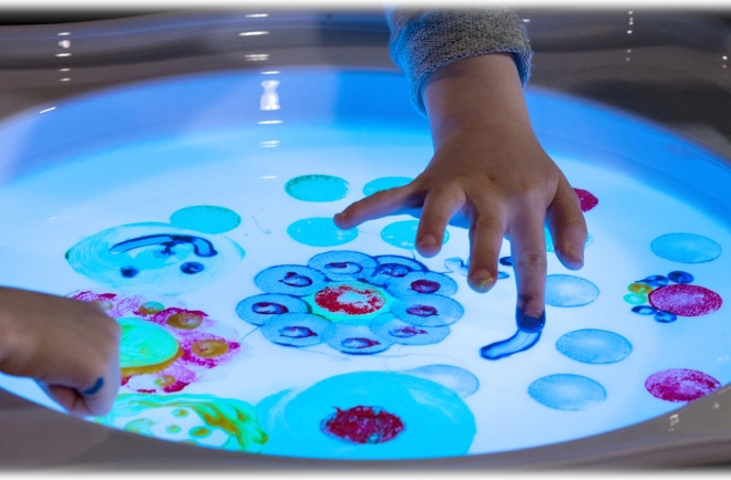 Zasije na čarobni svetlobni mizi