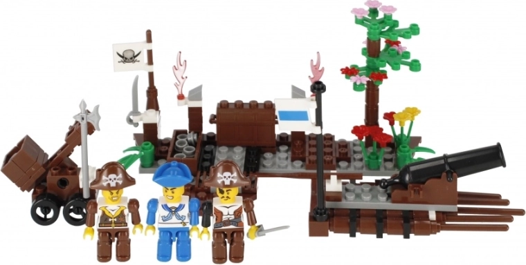 Akcijski piratski prizori s topom