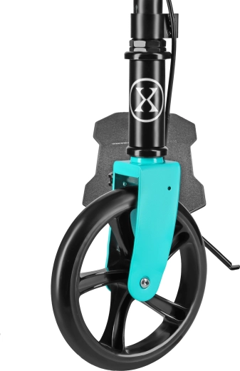 Tekoča vožnja na velikih 200 mm kolesih