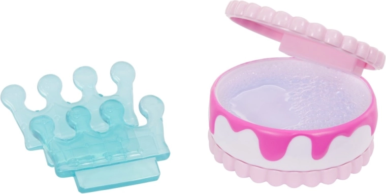 Lepotni dodatki in prisrčna punčka