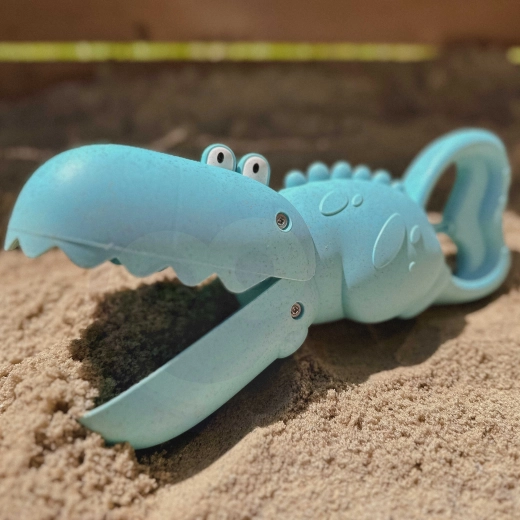 Enostavno zajemanje in prenašanje peska in vode