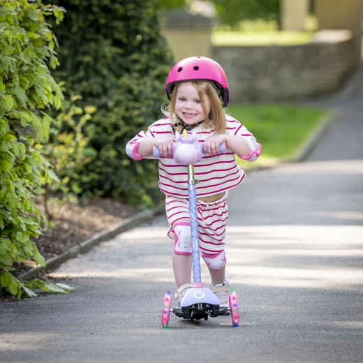 Stabilna trikolesna zasnova in balančno krmiljenje