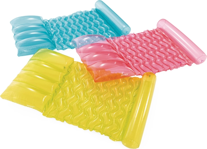 Žive barve in zabava ob vodi