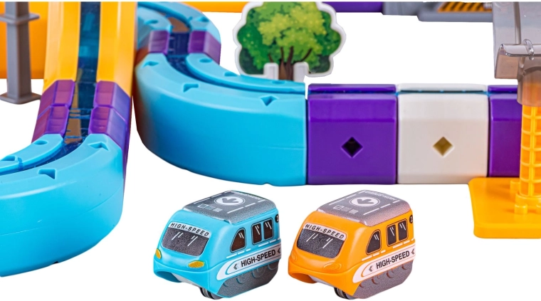 Rich accessories and 2 rechargeable trains