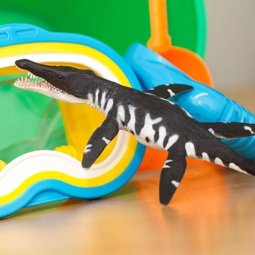 Great for play and collectible display