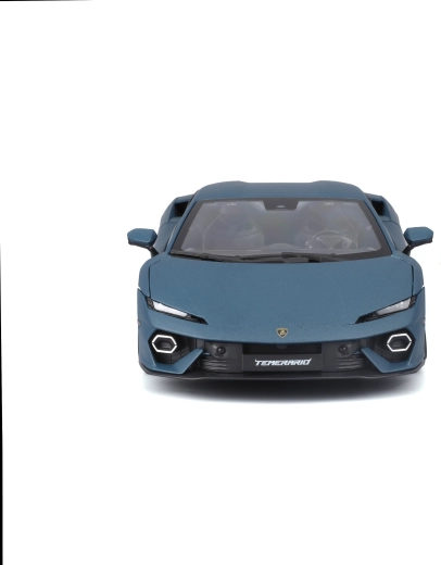 Podrobna notranjost in realistični žarometi