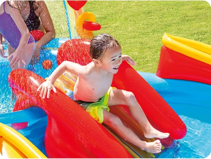 Varen tobogan z mehkim pristankom