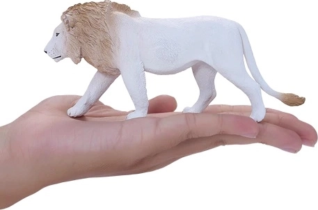 Kompaktna velikost za igro in zbirko