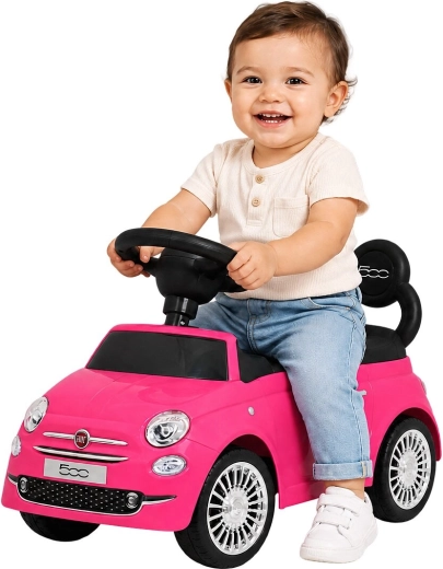 Shranjevalni prostor pod sedežem in licenciran dizajn Fiat 500