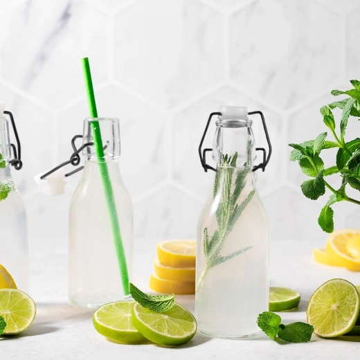 Slogovni retro dizajn za serviranje