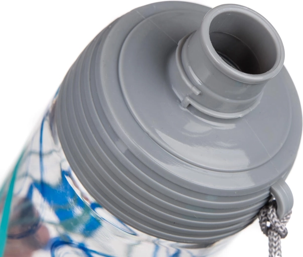 Vodotesen pokrov in udobno pitje na poti