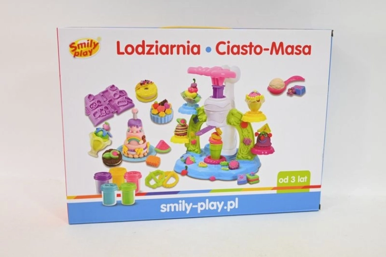 SmilyPlay children’s ice cream shop with modeling clay