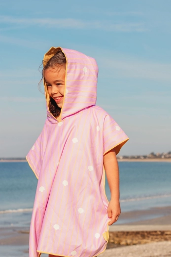 Quut otroški plažni pončo Banana pink